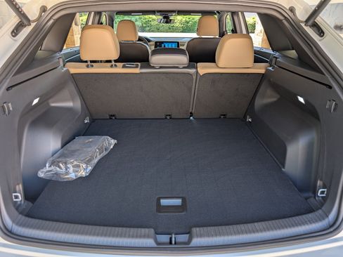 Used 2024 Volkswagen Atlas Cross Sport SE image 19