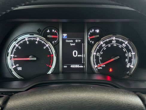 Used 2024 Toyota 4Runner TRD Off-Road Premium AWD/4WD image 23