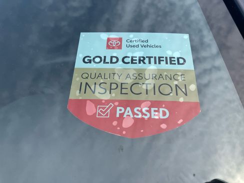 Certified 2022 Toyota Corolla SE FWD image 3