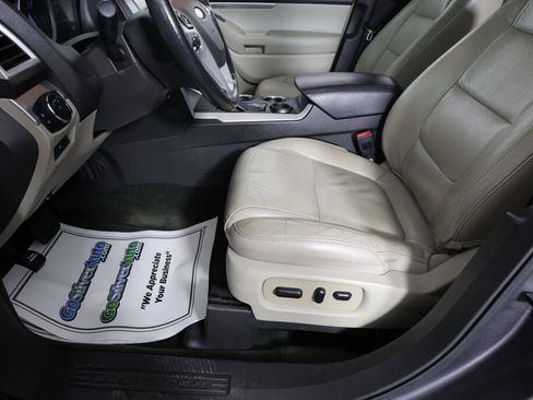 Used 2014 Ford Explorer XLT w/ Equipment Group 202A FWD image 14