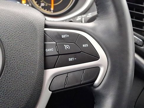 Certified 2018 Jeep Cherokee Overland image 27