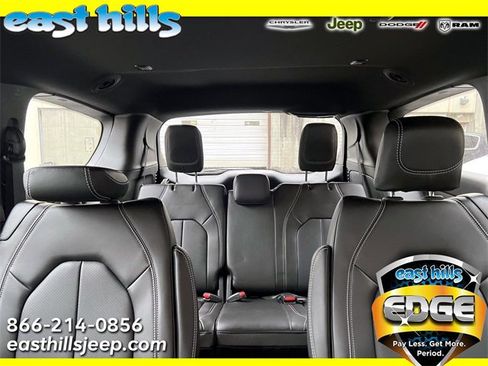 New 2026 Chrysler Pacifica Limited w/ S Appearance Package image 4