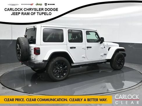 Used 2025 Jeep Wrangler Unlimited Sahara w/ Safety Group AWD/4WD image 3
