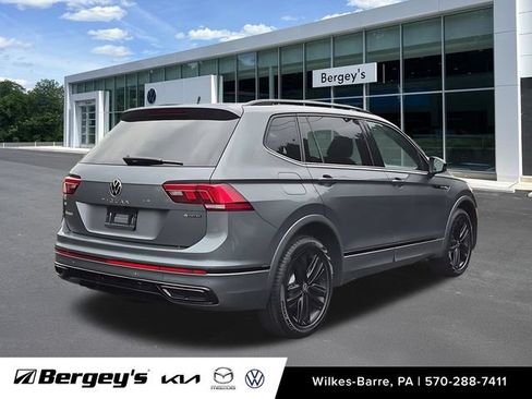 Certified 2022 Volkswagen Tiguan SE R-Line AWD/4WD image 5