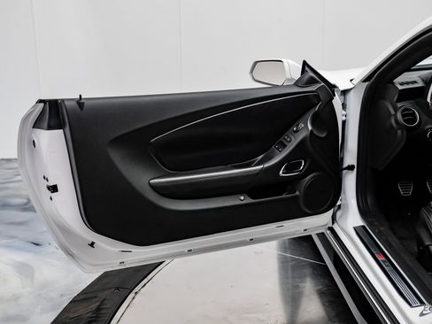 Used 2015 Chevrolet Camaro Z/28 image 65