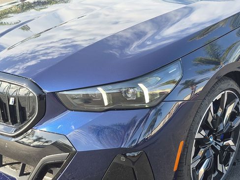 New 2027 BMW i5 eDrive40 w/ M Sport Package RWD image 6