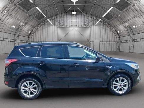 Used 2017 Ford Escape SE w/ Equipment Group 201A FWD image 6