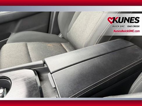 Used 2025 Nissan Rogue SV image 20