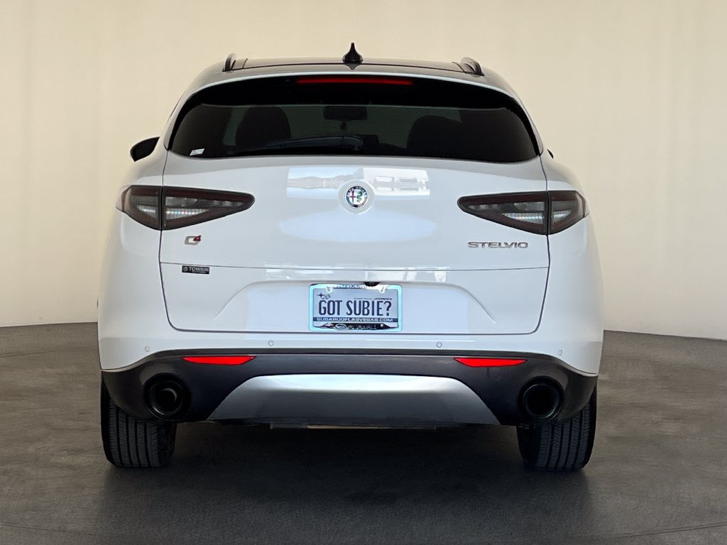 Used 2024 Alfa Romeo Stelvio Ti AWD/4WD image 5