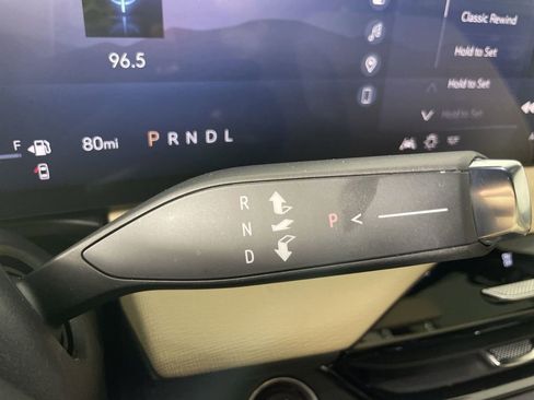 Used 2025 Buick Enclave Preferred image 15