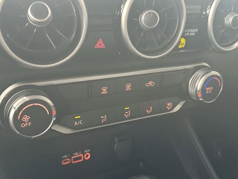Used 2022 Nissan Sentra SV FWD image 20