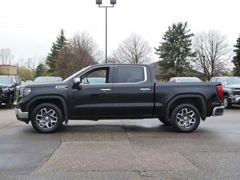 Used 2022 GMC Sierra 1500 SLT w/ SLT Convenience Package AWD/4WD image 4