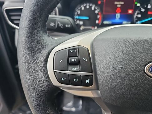 Used 2022 Ford Explorer XLT w/ Equipment Group 202A image 19