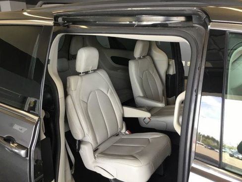 Certified 2021 Chrysler Voyager Lxi FWD image 30
