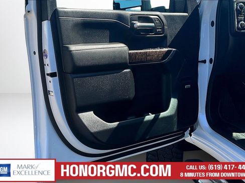Used 2020 GMC Sierra 2500 Denali w/ Denali Ultimate Package image 21
