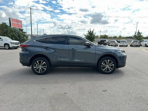 Used 2024 Toyota Venza LE image 8