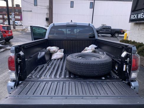 Used 2020 Toyota Tacoma SR5 image 16