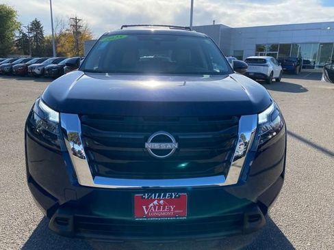 New 2025 Nissan Pathfinder SV image 9