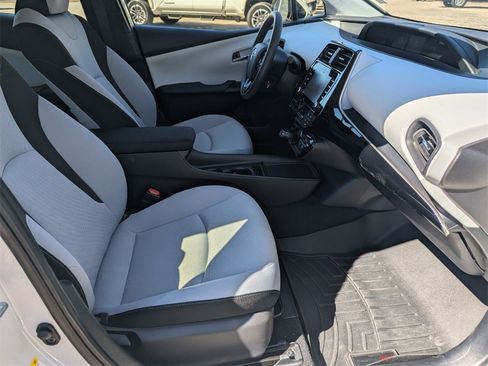 Certified 2020 Toyota Prius LE image 14