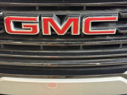 Used 2023 GMC Terrain SLE w/ Driver Convenience Package AWD/4WD image 24