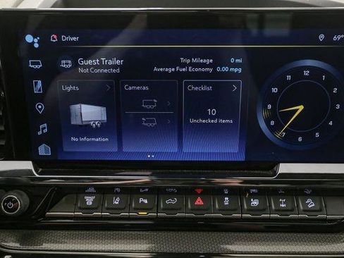 Used 2024 Chevrolet Silverado 2500 ZR2 w/ Technology Package image 29