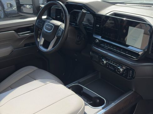 Used 2024 GMC Sierra 3500 SLT w/ SLT Premium Package image 14