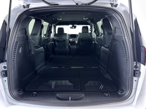 New 2026 Chrysler Pacifica Select image 7
