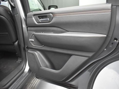 New 2025 Nissan Armada SL w/ Captain's Chari Seat Package image 21