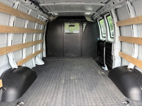 Used 2025 Chevrolet Express 2500 w/ Driver Convenience Package RWD image 9