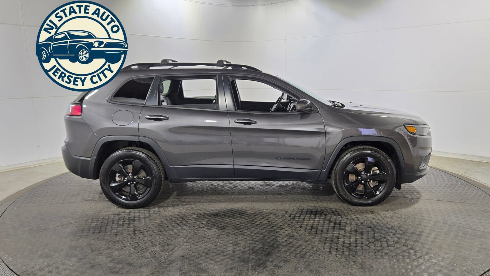 Used 2021 Jeep Cherokee Latitude Plus w/ Sun & Sound Group AWD/4WD image 8