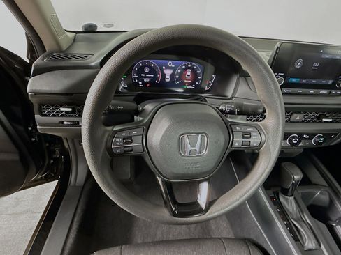 Used 2023 Honda Accord EX image 11