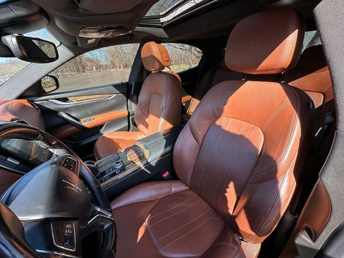 Used 2018 Maserati Ghibli S image 10