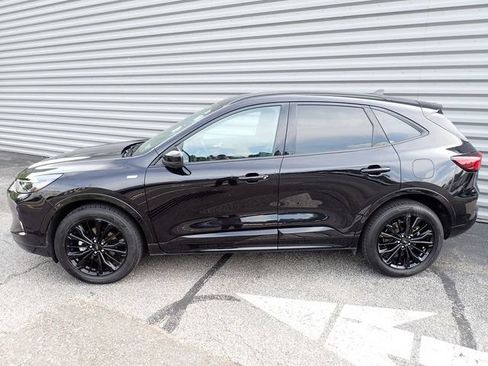 Used 2023 Ford Escape ST-Line Elite AWD/4WD image 2