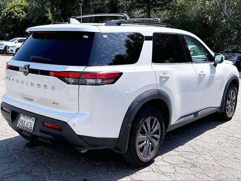 Used 2022 Nissan Pathfinder SV FWD image 4