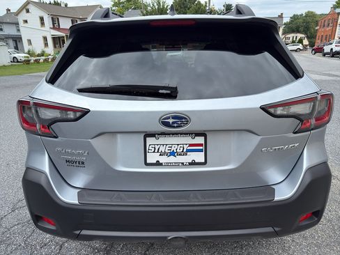 Used 2025 Subaru Outback Premium w/ Popular Package #1A AWD/4WD image 4