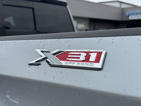 Used 2024 GMC Sierra 1500 SLT w/ SLT Premium Plus Package AWD/4WD image 13