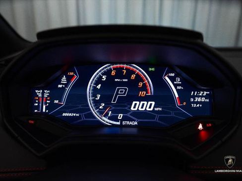 Used 2021 Lamborghini Huracan EVO RWD image 41