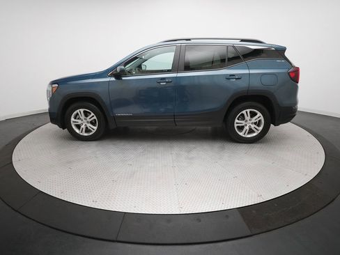 Used 2024 GMC Terrain SLE w/ Driver Convenience Package image 22