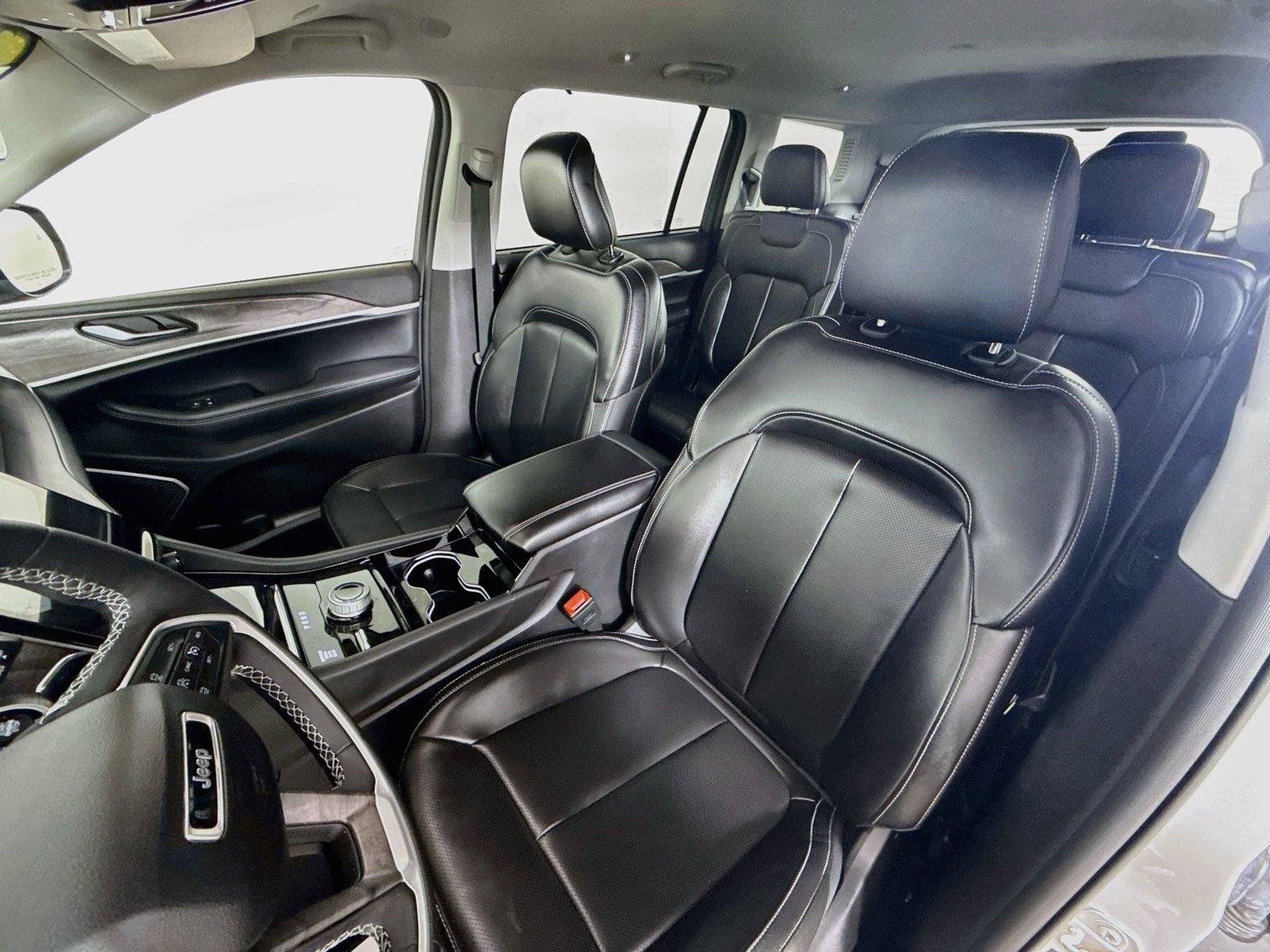 Used 2023 Jeep Grand Cherokee L Limited w/ Luxury Tech Group II AWD/4WD image 5