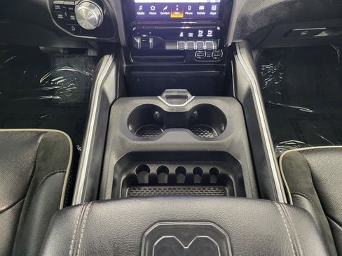 Used 2023 RAM 1500 Laramie AWD/4WD image 16
