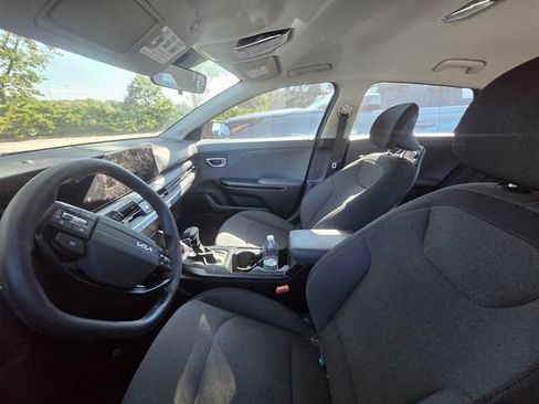 Used 2025 Kia K4 FWD image 8
