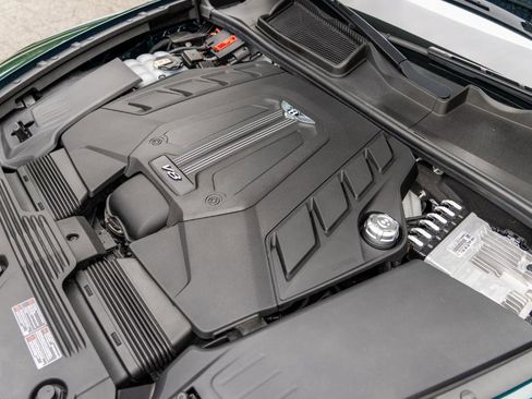 Used 2021 Bentley Bentayga AWD/4WD image 86