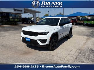 New 2025 Jeep Grand Cherokee Limited w/ Black Appearance Package 360° Tour