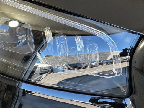 Used 2025 Mercedes-Benz GLS 450 4MATIC image 11