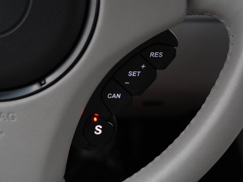 Used 2016 Aston Martin Vanquish Coupe RWD image 48
