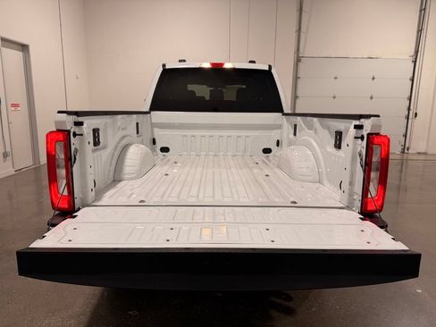 Used 2025 Ford F250 XLT w/ FX4 Off-Road Package AWD/4WD image 9