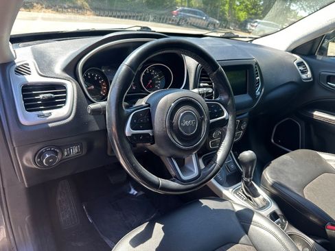 Used 2021 Jeep Compass Latitude w/ Sun and Sound Group AWD/4WD image 12