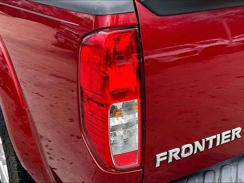 Used 2014 Nissan Frontier SV image 29