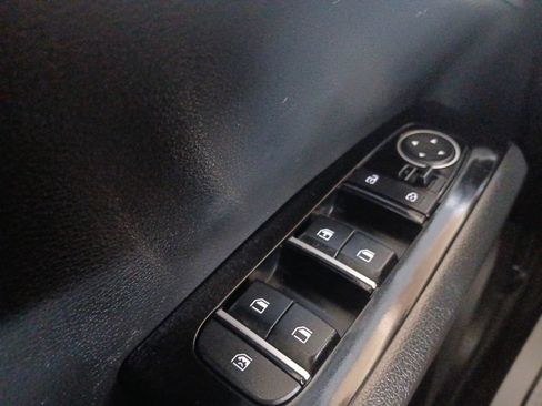 Used 2025 Kia Soul LX w/ LX Technology Package FWD image 19