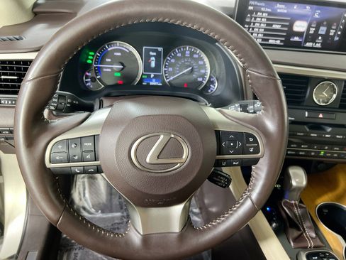 Used 2018 Lexus RX 450h AWD image 11